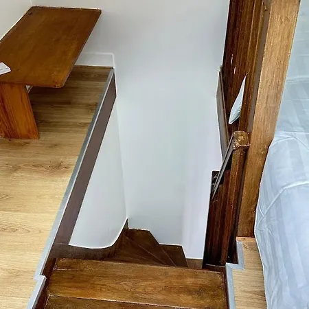 Mezzanine 17 Rue De La Fraternite 2 Avec Parking *